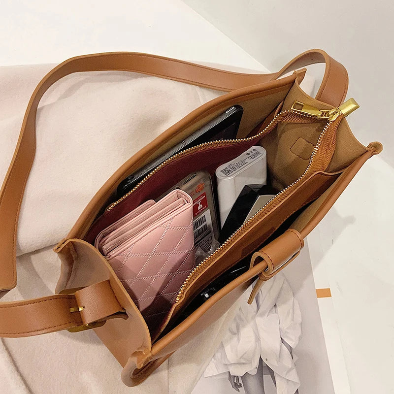 Lightweight Crossbody Shoulder Bag Large Capacity Zipper Women’s Everyday Handbag