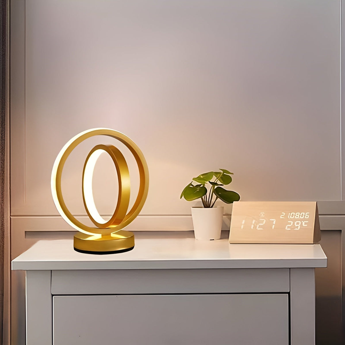 Modern Dimmable Table Lamp Stylish Metal Design with USB Power