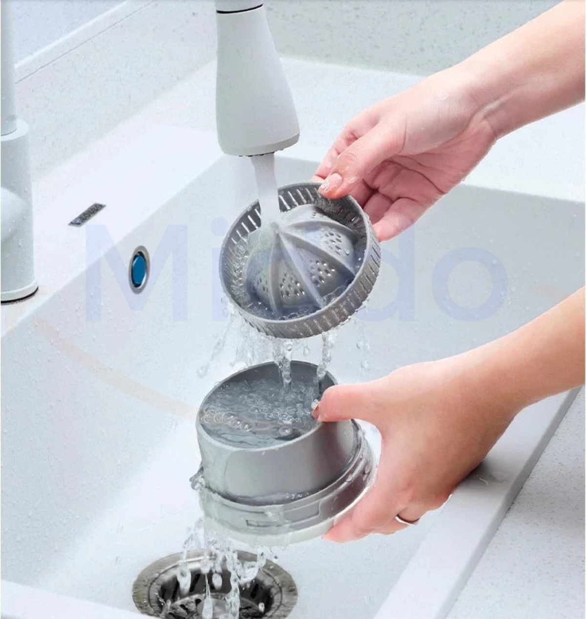 Portable Electric Juicer Compact Rechargeable Fruit Juice Maker for Home Travel and Office
