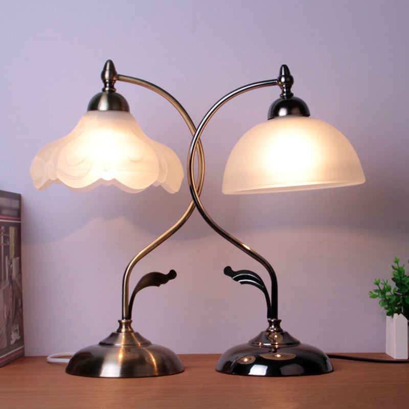 Portable Vintage Table Lamp – Retro Bedside Lamp for Nightstand, Desk & Cozy Lighting