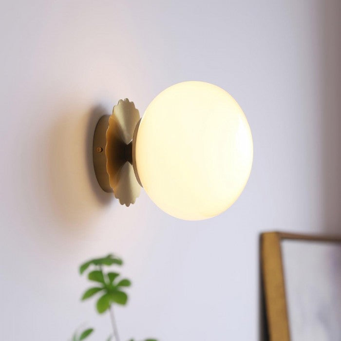 Glass Globe Wall Light Modern Wall Sconce Decorative Indoor Wall Lamp for Living Room Bedroom