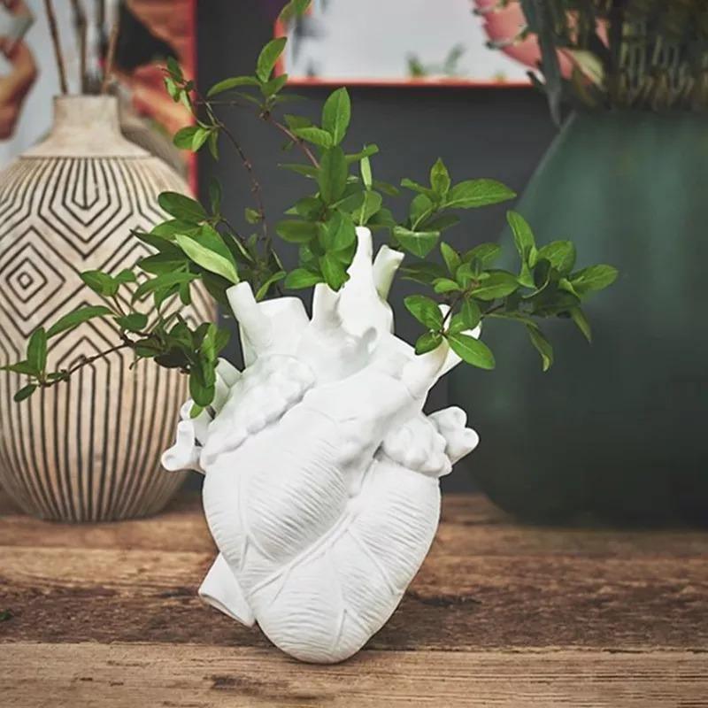 Heart Anatomy Vase Resin Decorative Sculpture Artistic Accent