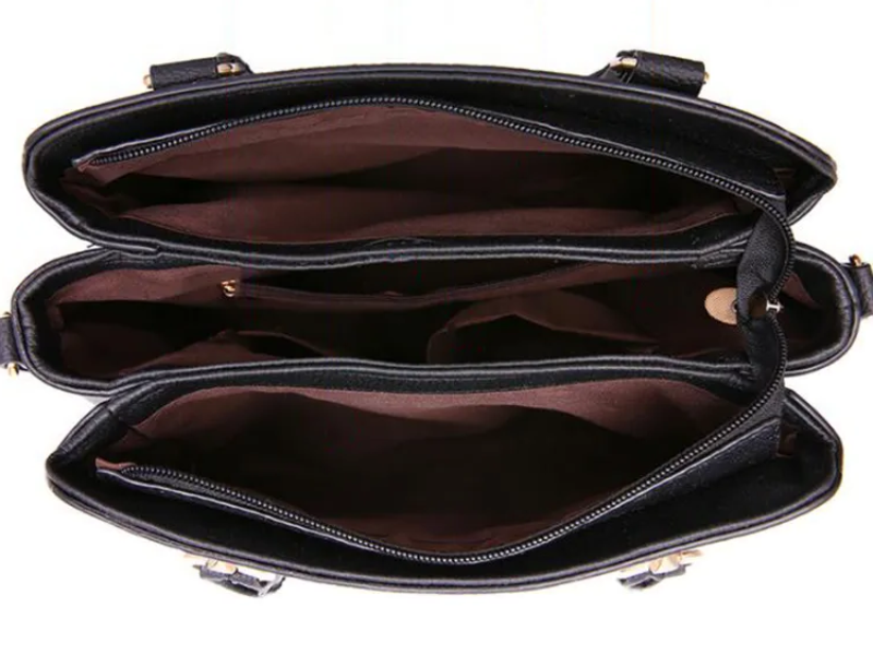 Large Capacity Lightweight Women’s Handbag with Adjustable Shoulder Strap and Secure Zipper Closure