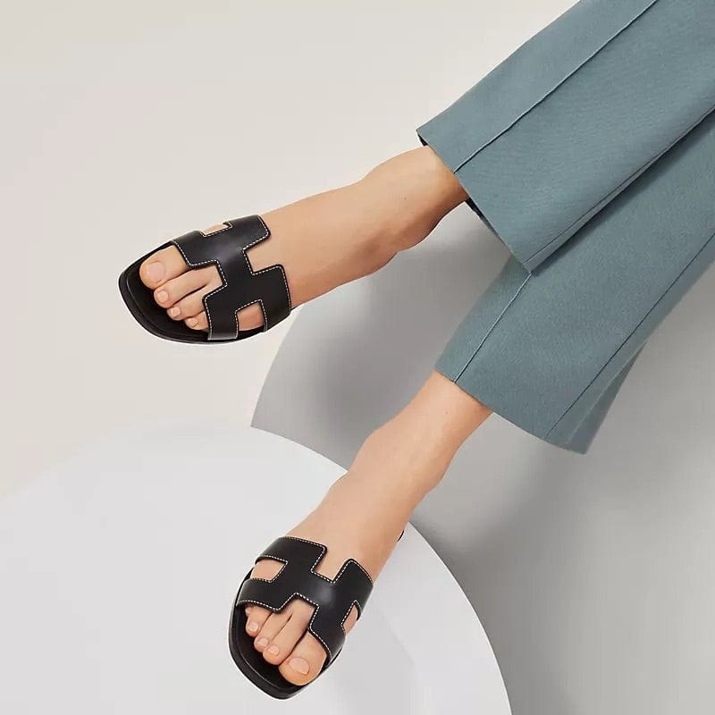 Luxury Flat Women Slippers Cut Out Design Slip On Comfort