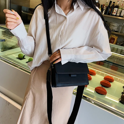Modern Crossbody Shoulder Bag with Smooth Zipper and Adjustable Strap