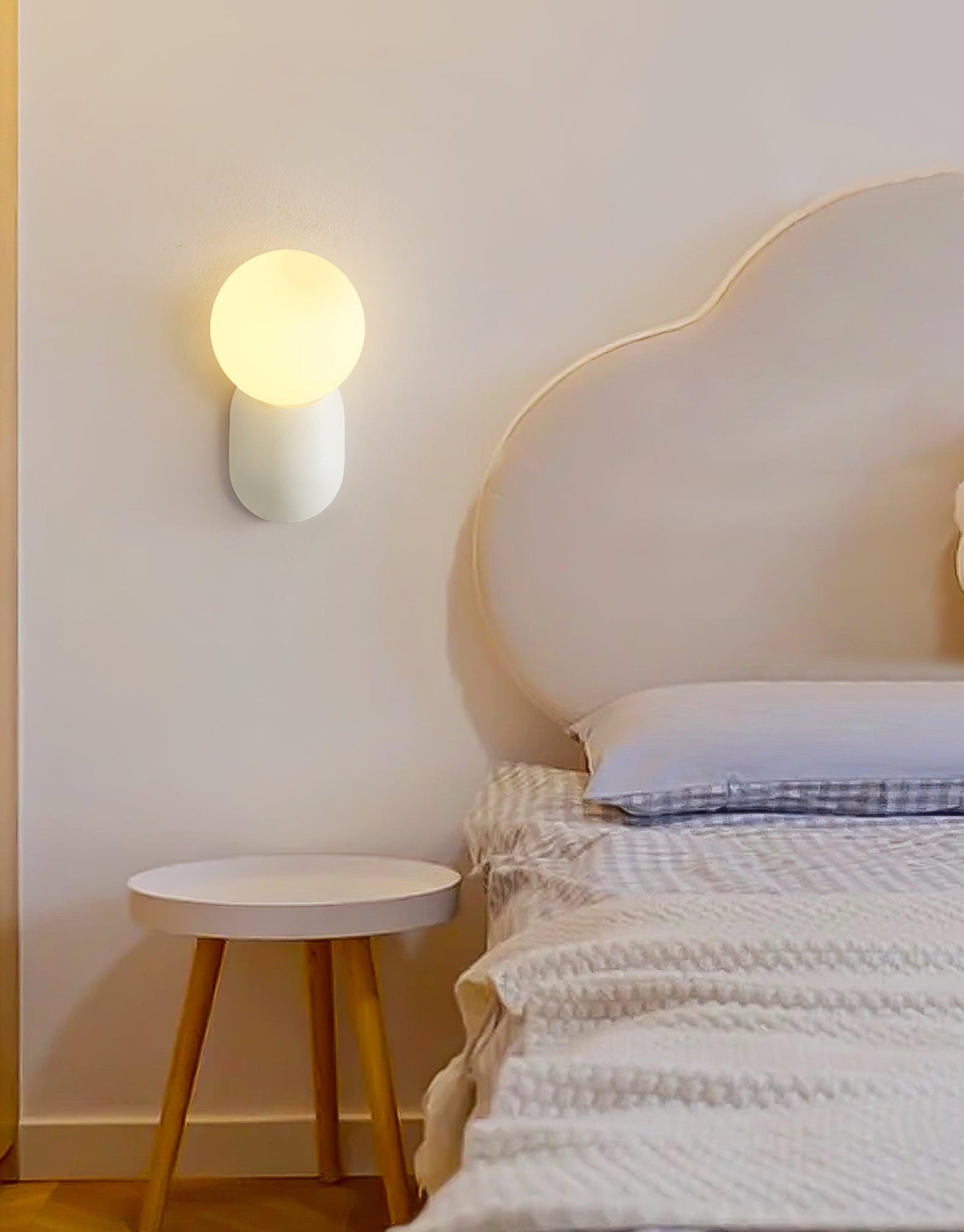 Modern Resin LED Wall Lamp Elegant Energy Efficient Wall Lighting