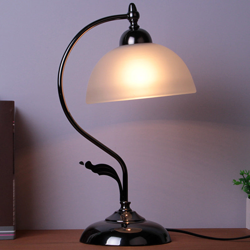 Portable Vintage Table Lamp – Retro Bedside Lamp for Nightstand, Desk & Cozy Lighting