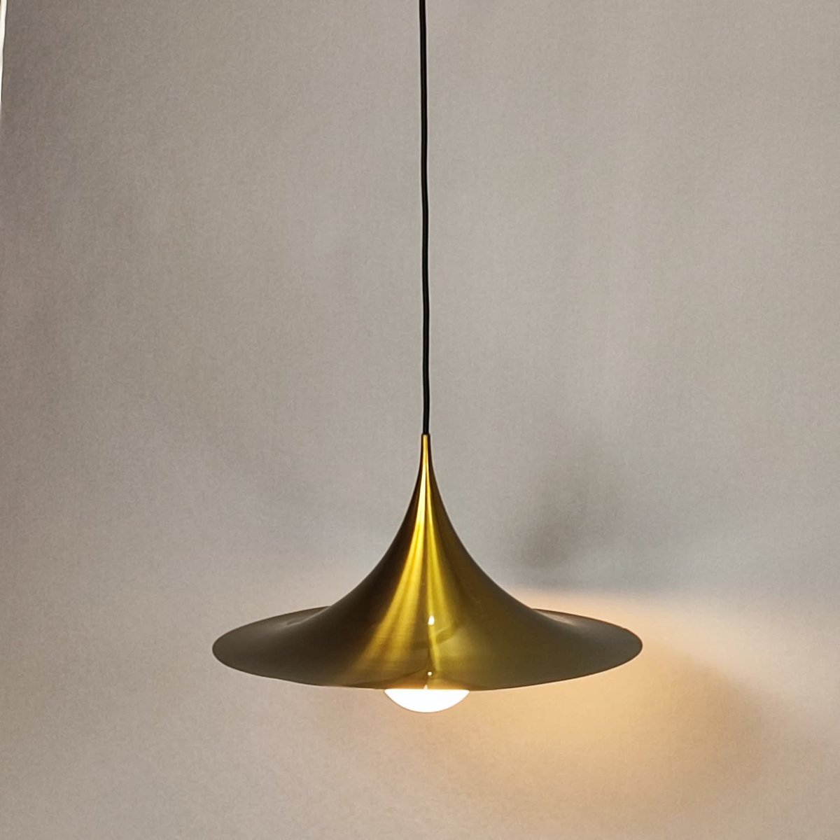 Scandinavian Pendant Light Minimalist Design Warm White Glow Metal 90–260V