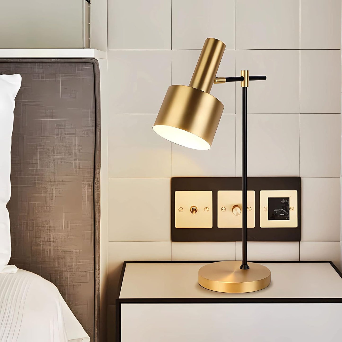 Wireless Table Lamp Integrated Charger Modern Ambient Desk Light