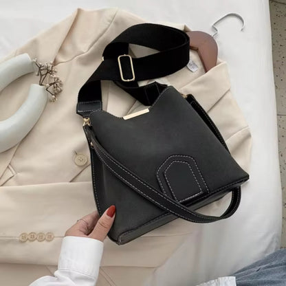 Women Lightweight Handbag Adjustable Shoulder Strap Elegant Everyday Purse